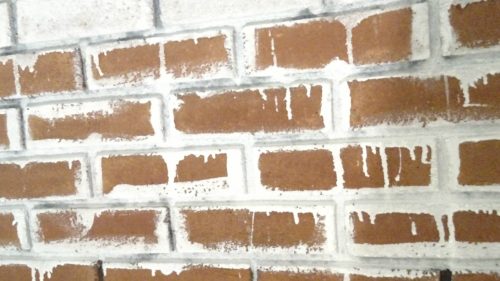 How to Whitewash Brick to give a wall character
