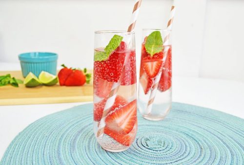 It's strawberry season! If you're like me and love strawberries here are 15 strawberry recipes for you to try this summer. From beverages to salads. Plus lots of strawberry desserts! http://domesticdeadline.com