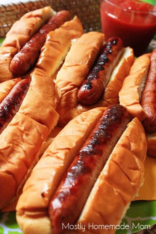 Hot Dogs - everything hot dogs being served! What's your favorite? Plus link up at Home Matters with recipes, DIY, crafts, decor. #HotDogs #HomeMattersParty www,domesticdeadline.com