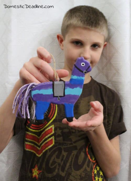 If you give a Fortnite fan a llama ornament, he'll turn it into a Loot Llama! Plus lots of Christmas kid's craft ideas for the holiday season. www.domesticdeadline.com