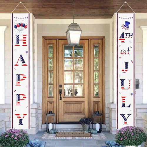 Find fun options for decorating and throwing a last minute Fourth of July Party! Patriotic ideas to make your celebration fun, festive and easy www.domesticdeadline.com